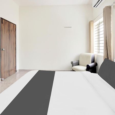 Hotel O Sri Manjunatha Deluxe Suites Bangalore Exterior foto