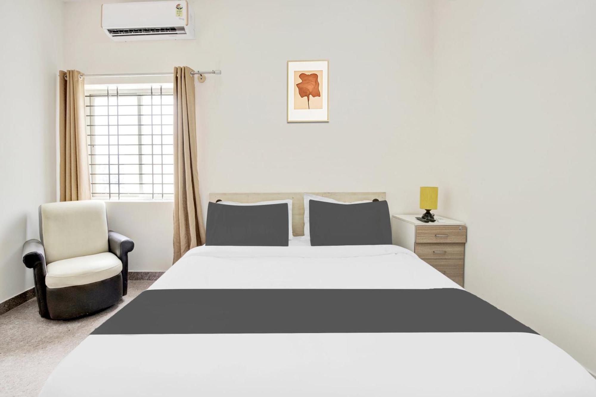 Hotel O Sri Manjunatha Deluxe Suites Bangalore Exterior foto