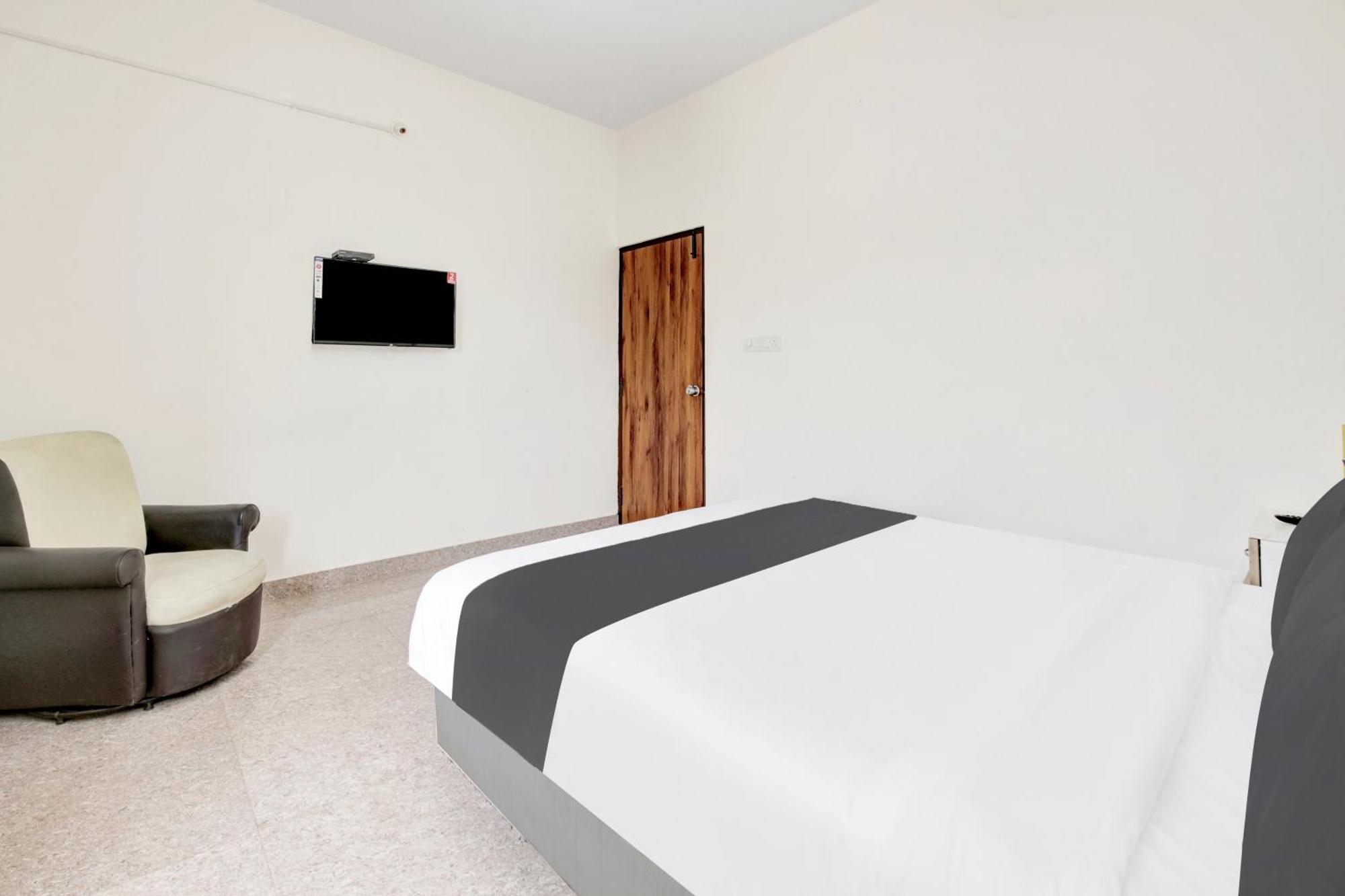 Hotel O Sri Manjunatha Deluxe Suites Bangalore Exterior foto