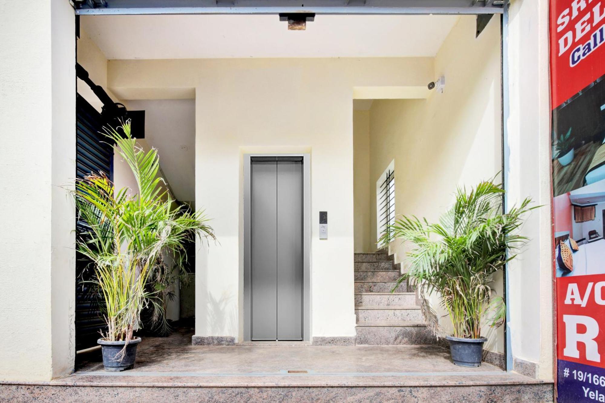 Hotel O Sri Manjunatha Deluxe Suites Bangalore Exterior foto